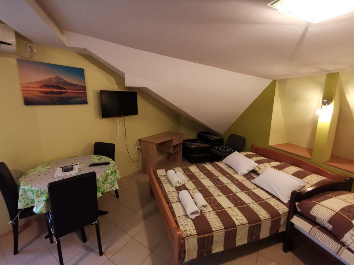 Apartments Popovic Belgrado Kamer foto